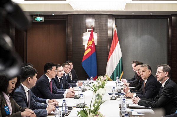Együttműködési lehetőségekről tárgyalt Orbán és a mongol vezető