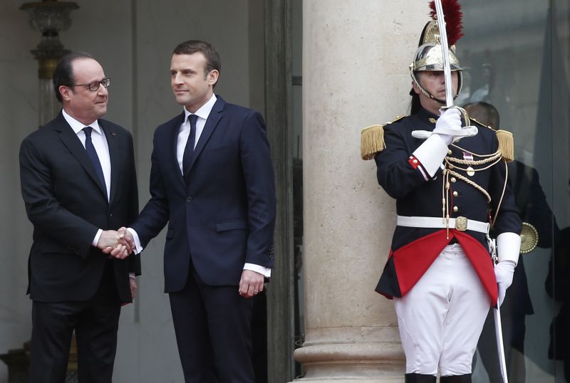 Macron átvette az elnöki hatalmat Franciaországban