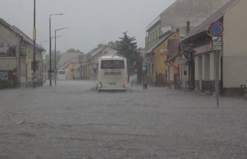 Fél óra alatt annyi eső esett Borsodban, mint amennyi máskor egy hónap alatt – fotók