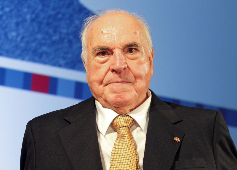 Elhunyt Helmut Kohl volt német kancellár