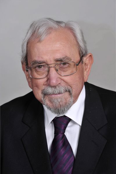 Elhunyt Rubovszky György KDNP-s országgyűlési képviselő