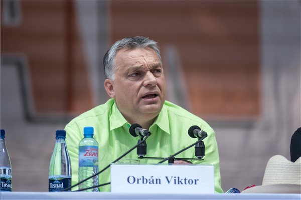 Orbán Tusványoson: Soros évente egymillió migránst akar az EU-ba hozni