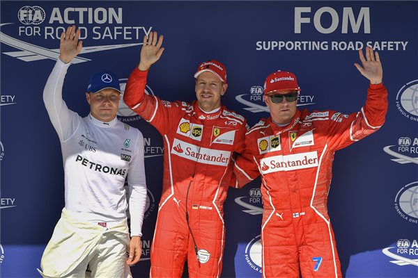 Vettel nyerte az időmérőt, ő indulhat az első helyről a Hungaroringen