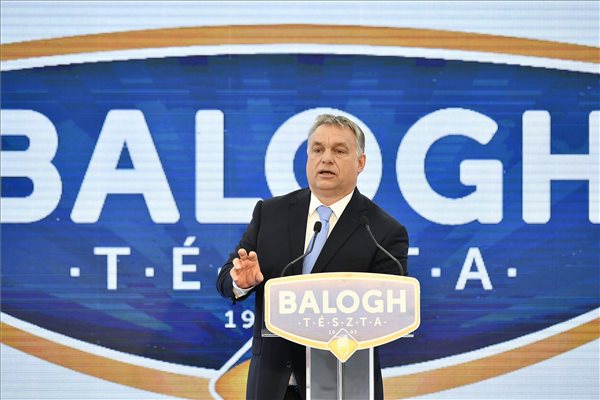 Orbán Viktor tésztaüzemet adott át Tiszakécskén