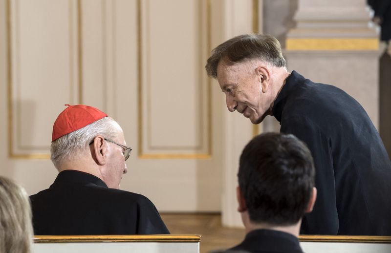 Erdő Péter és Vásáry Tamás kapta a Szent István Rend díjat
