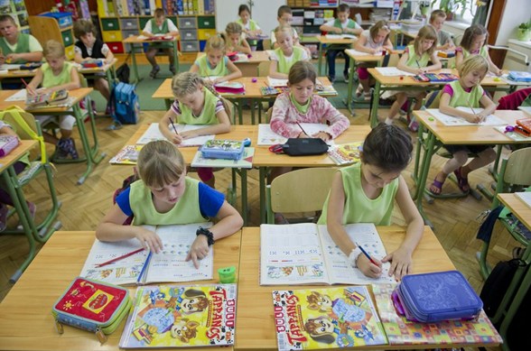Új kötelező tantárgyat vezethetnek be a magyar iskolákban