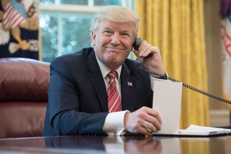Kiszivárogtak Trump telefonbeszélgetései