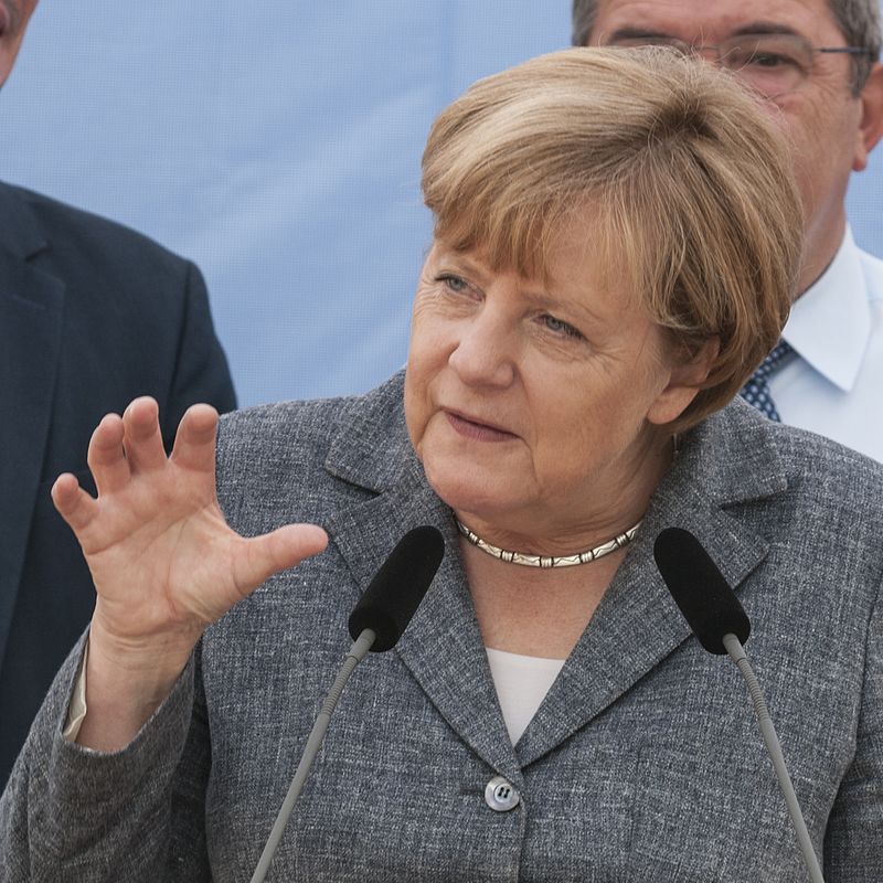 Merkel: van esély a menekültek szolidáris elosztására