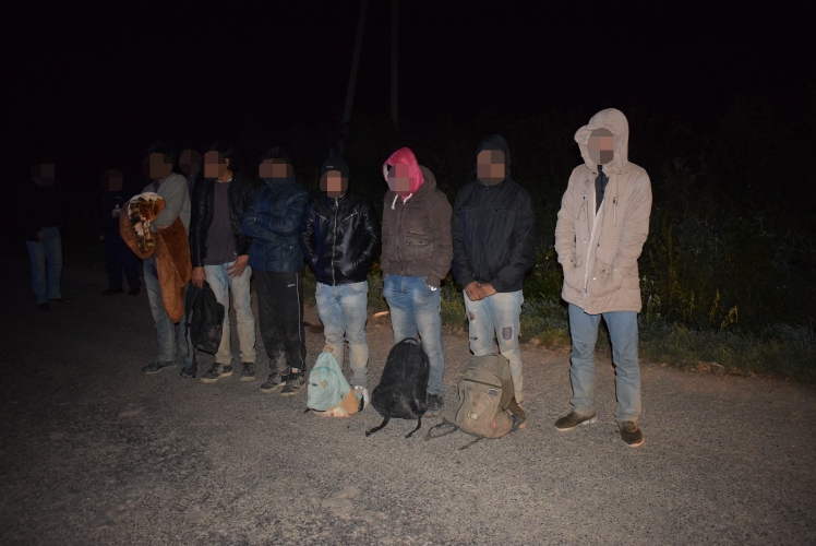Pécs határában fogták el az embercsempészeket