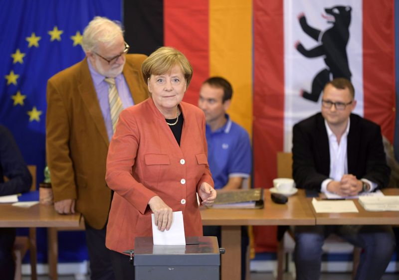 Német választás: Merkel is leadta a voksát