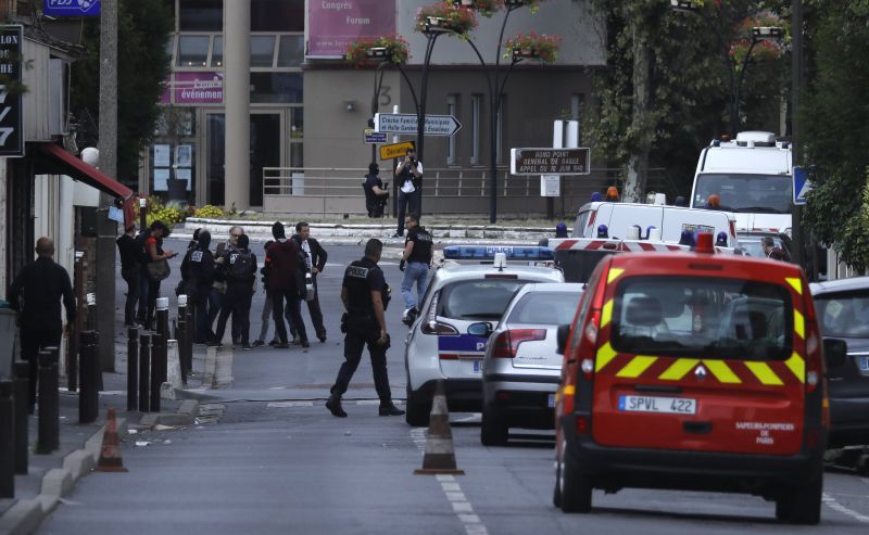 A "Sátán anyját" kotyvasztották Párizs közelében – hárman őrizetben