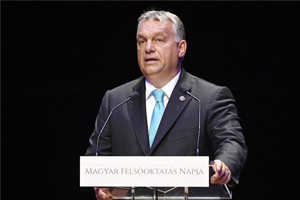 Orbán megdöbbent, hogy az Európai Bizottság nem ad pénzt a határkerítésre