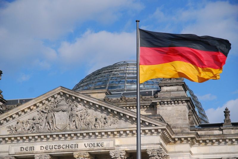 Merkel a német szocialista párttal is tárgyal az együttműködésről