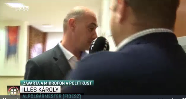 Ki akarta csavarni a riporter kezéből a mikrofont a fideszes alpolgármester