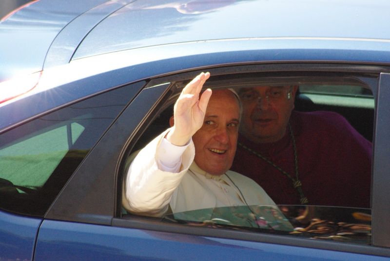 Ferenc pápa nem kegyelmez meg a pedofil papoknak
