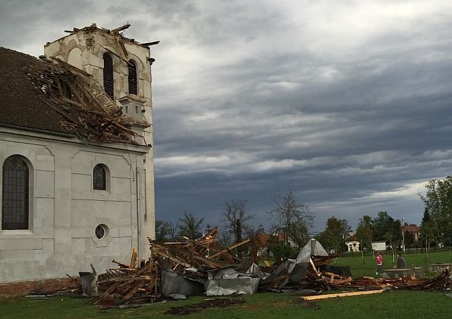 Az erdélyi viharkárosultak részére szervez adománygyűjtést a református egyház
