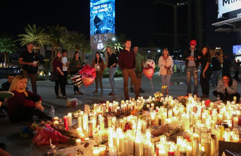 Las Vegas-i mészárlás: azonnal szabályozni kell a fegyvertartást egy fellépő zenész szerint