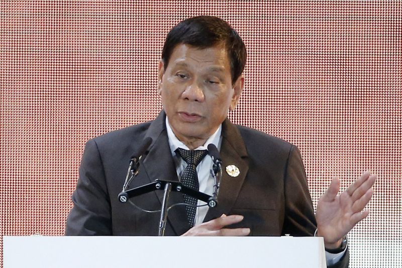 A Fülöp-szigeteki elnök tizenévesen késsel gyilkolt