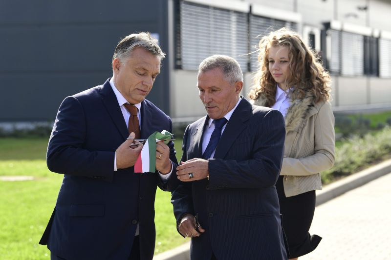 Orbán: Magyarország feltápászkodott, lassan saját lábára áll