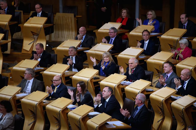 Rejtélyes fehér por miatt kiürítették a skót parlamentet