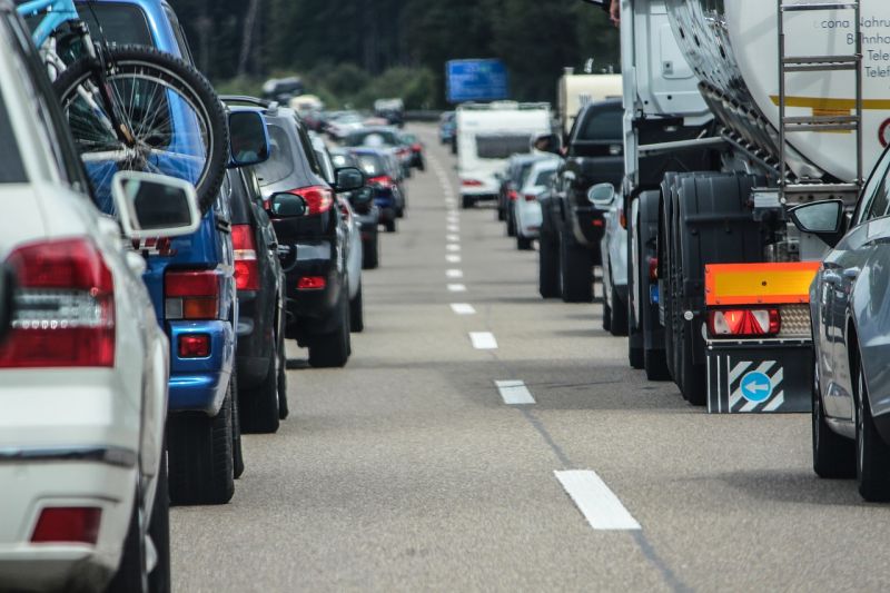 Több helyen balesetek lassítják a forgalmat az országban