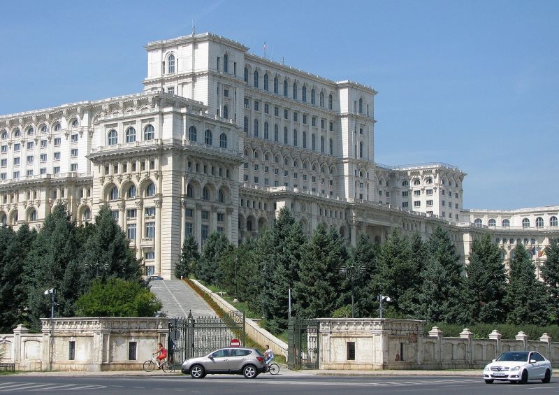 Hét EU-állam a sarokba térdepeltette Bukarestet az igazságügyi reform miatt