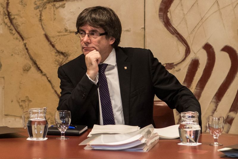 Mentelmi jogára hivatkozva kér védelmet újraválasztásához Puigdemont a katalán házelnöktől