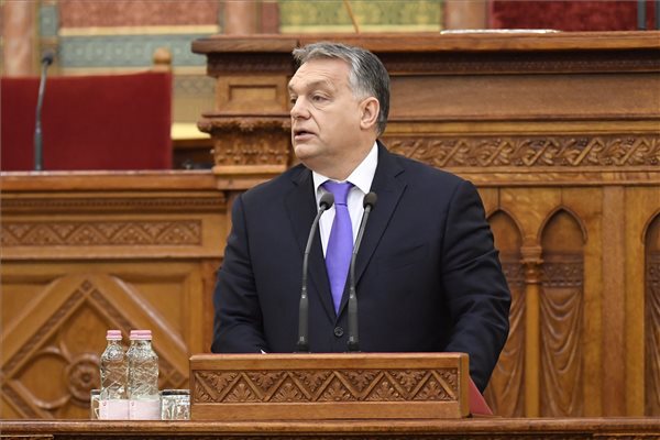 Orbán megint levelezik egyet a választókkal