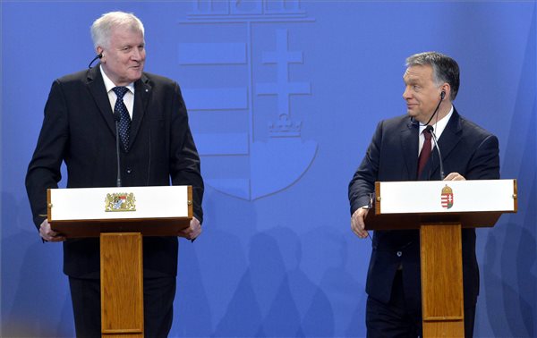 A bajor miniszterelnök kiállt Orbán Viktor mellett