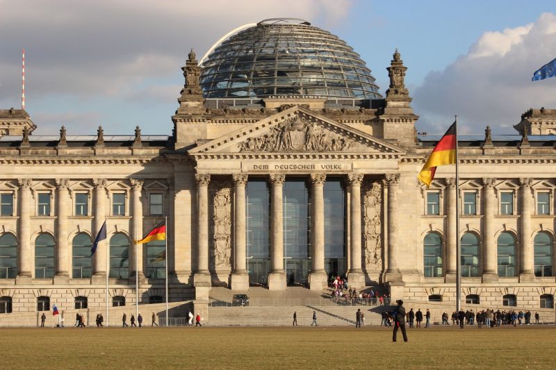 A választás utáni negyedik napon kezdődik el a koaliíciós tárgyalások új fordulója Németországban