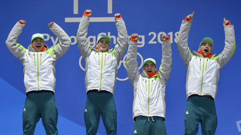 Schmitt Pál adta át az aranyérmet a magyar váltónak a téli olimpián