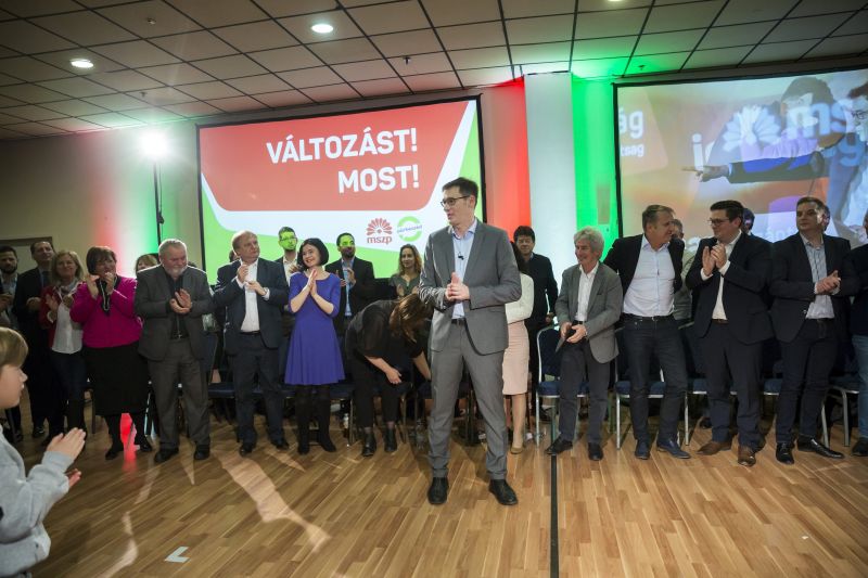 Népszavazással semmisítené meg a Fidesz alaptörvényét Karácsony Gergely