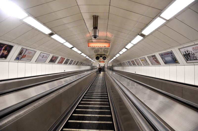 Megint leállt a 2-es metró: újra kalandos reggel vár az utasokra