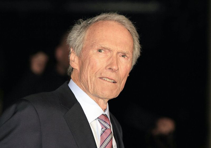 A párizsi vonat című Clint Eastwood-film felfüggesztését kérik