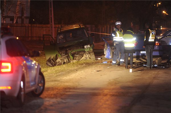 Tragikus baleset Pest megyében – ketten haltak meg a frontális ütközés után