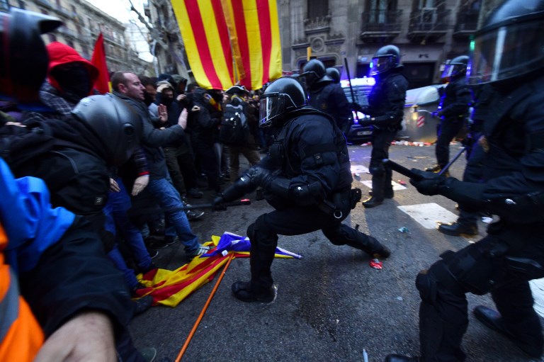 Zavargások törtek ki Barcelonában Puigdemont letartóztatása miatt
