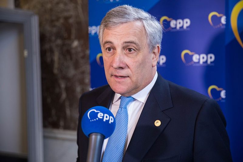 Tajani elfogadta Berlusconitól a miniszterelnöki jelölést