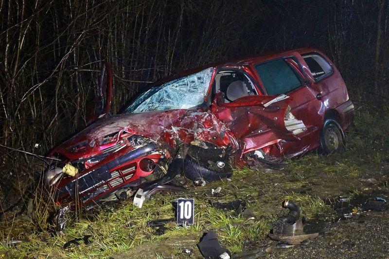 Megérkeztek a képek a szegedi halálos balesetről: felismerhetetlenné roncsolódtak az autók