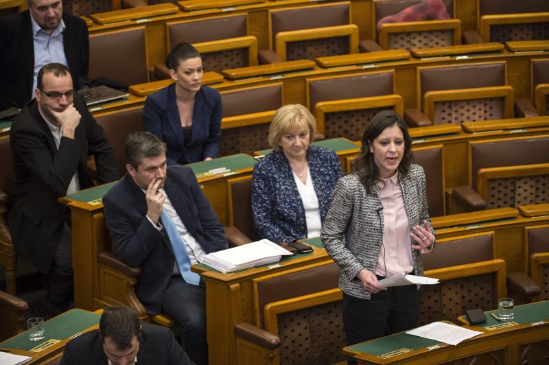 A Fidesz szerint az ellenzék sem vette komolyan a maga kezdeményezte ülést, a kormánypárti képviselők be sem találtak a mai ülésre
