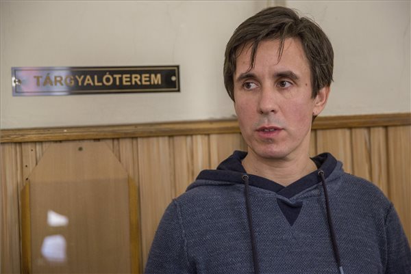 Meghosszabbította a bíróság Czeglédy Csaba előzetes letartóztatását
