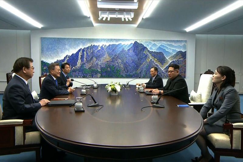Megkezdődött a történelmi találkozó Koreában