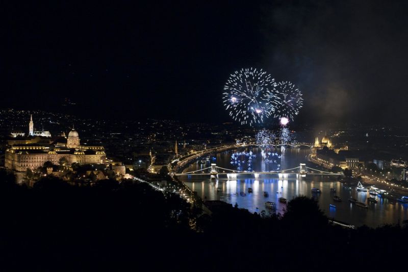 Tűzijáték, Tankcsapda, Magyar Ízek Utcája, légi-és vízi parádé – az idén háromnapos lesz az augusztus 20-ai központi ünnepség