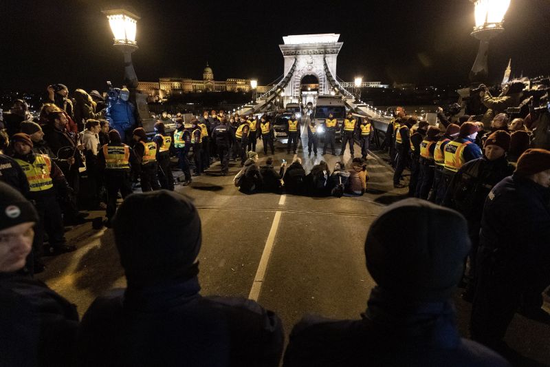 A Nézőpont szerint nem változott a Fidesz támogatottsága a tüntetések miatt és nagy fölénnyel vezet 