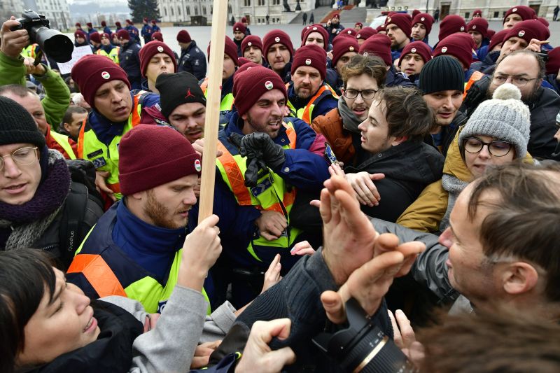 Megszólalt a szombati tüntetésen megsérült MSZP alelnök