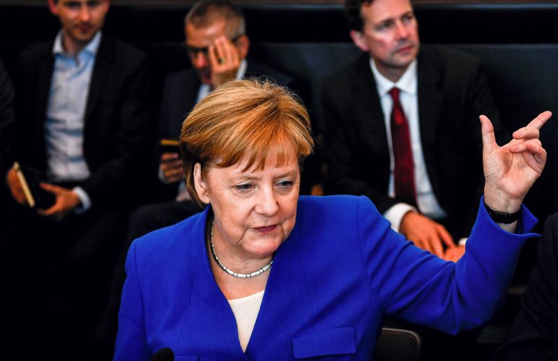 Merkel szerint rendet kell teremteni a migráció területén – a legnagyobb ellenzéki párt lemondásra szólította fel a kancellárt