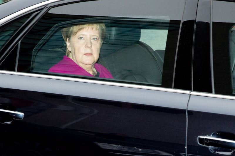 Merkel lemond a CDU elnöki tisztségéről