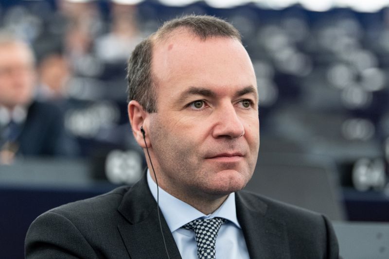 Weber: az Európai Néppárt szolidaritást vár Orbán Viktortól