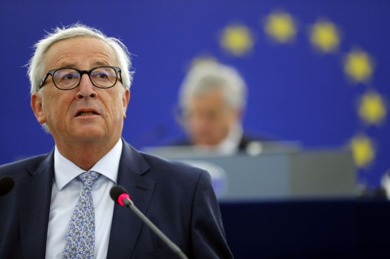 Juncker: meg kell erősíteni az euró nemzetközi szerepét