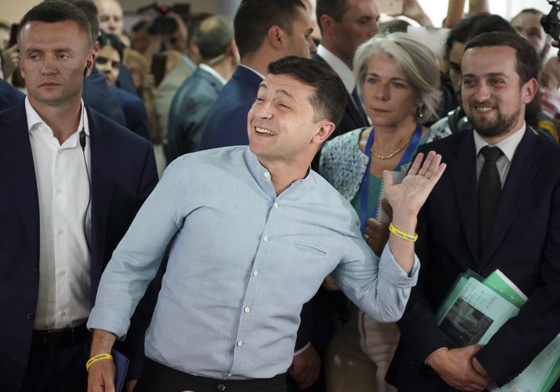 Zelenszkij pártja toronymagasan nyerte az ukrán parlamenti választást