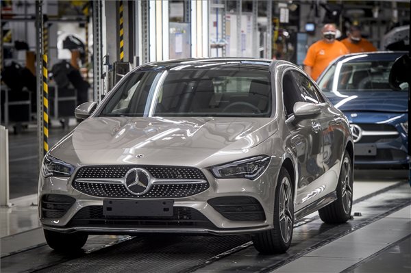 Production Of Hybrid Car Models Begins At The Mercedes Factory In Kecskemet